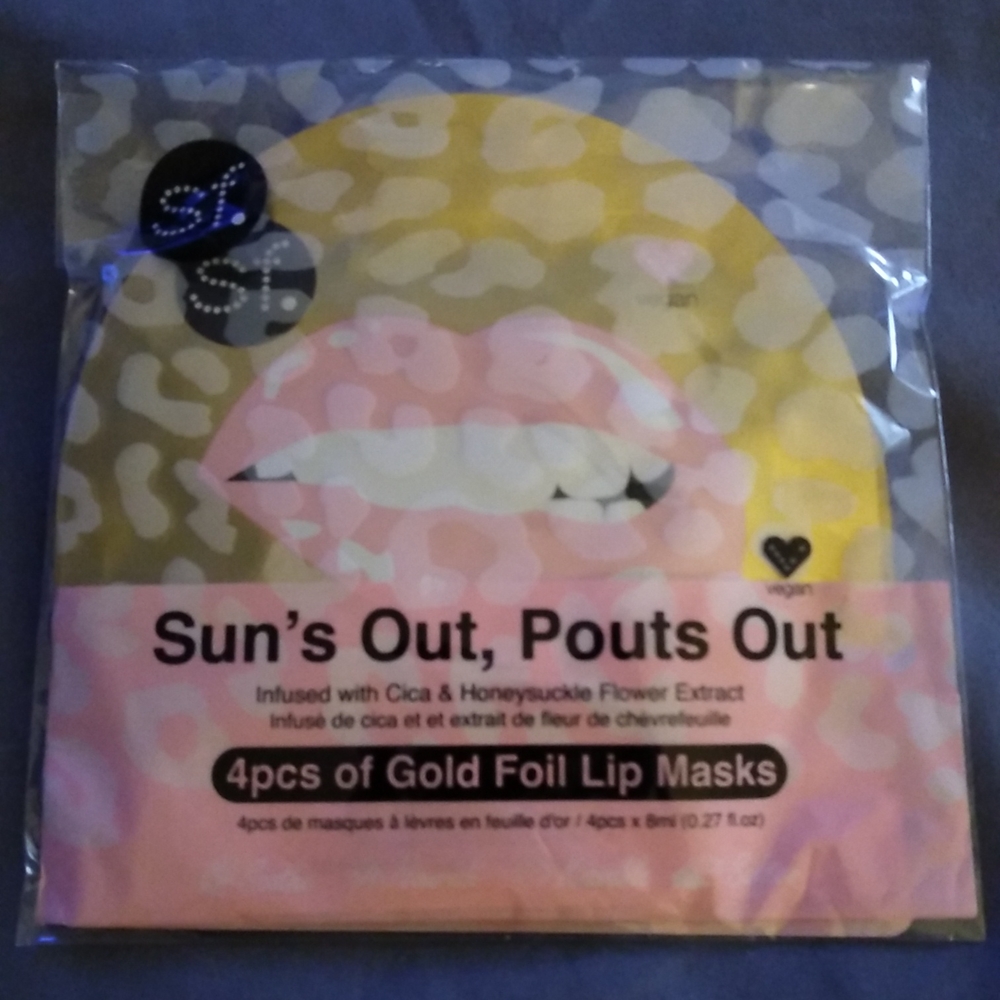 SF glow gold foil lip masks